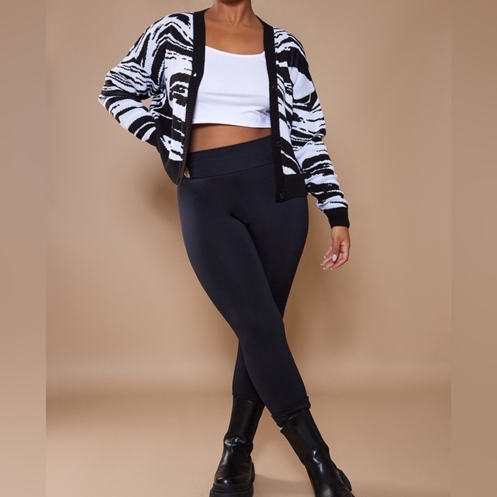 PrettyLittleThing Monochrome ZEBRA Knit Sweater CARDIGAN SIZE XXL